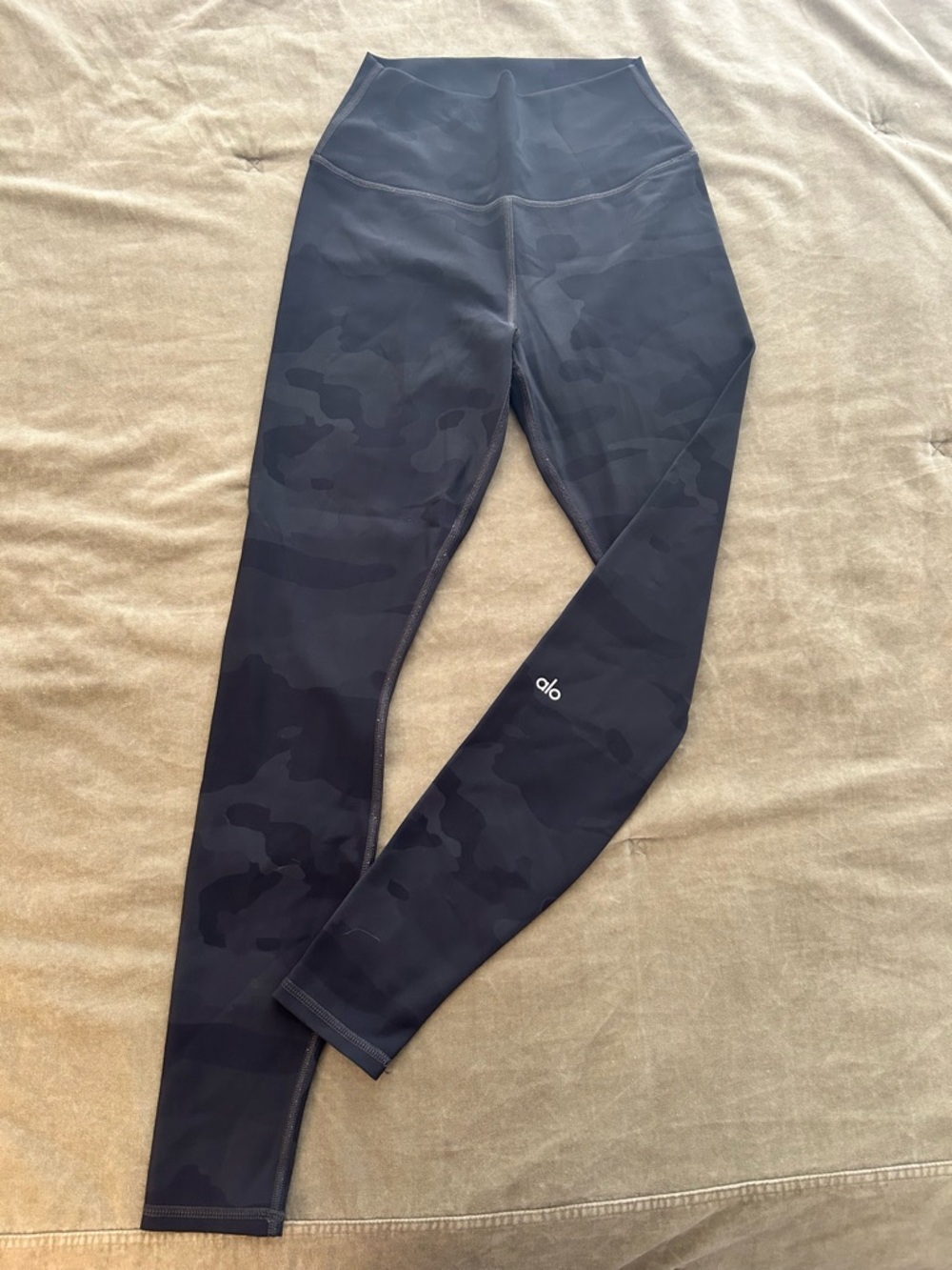 ALO Yoga Black Camo High-Rise Performance Leggings
